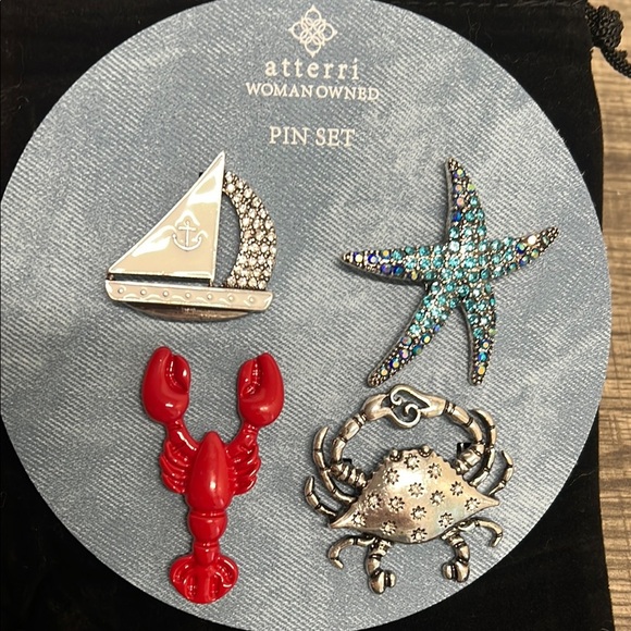 Nautical Motif Boat Bag Pin Set 🦞⚓️ - Picture 1 of 8